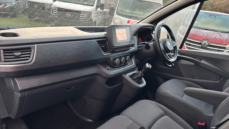 Nissan Primastar 30 L2 Diesel 2.0 dCi 130ps H1 Tekna+ Crew Van